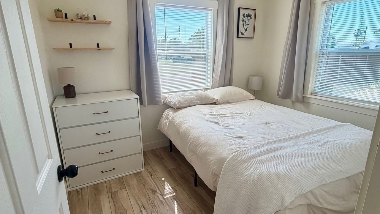 Photo of Bedroom in Edgewater