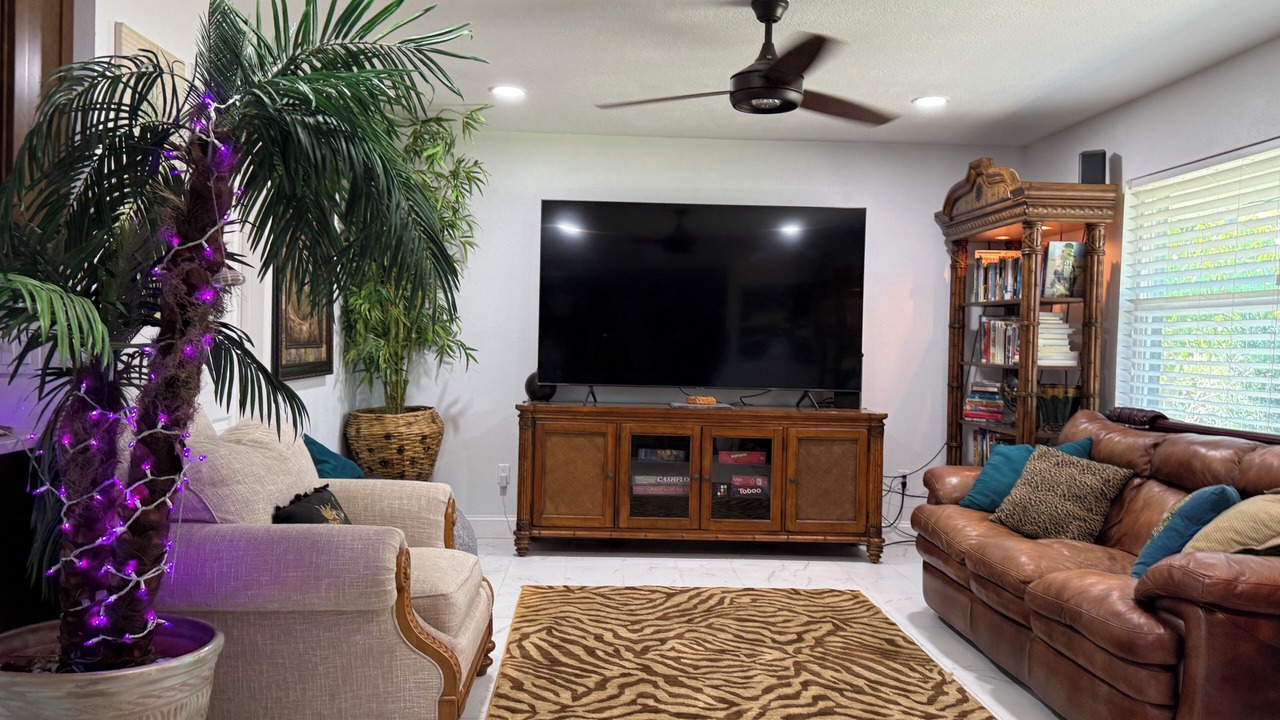 Photo of Livingroom in Fort Myers Shores