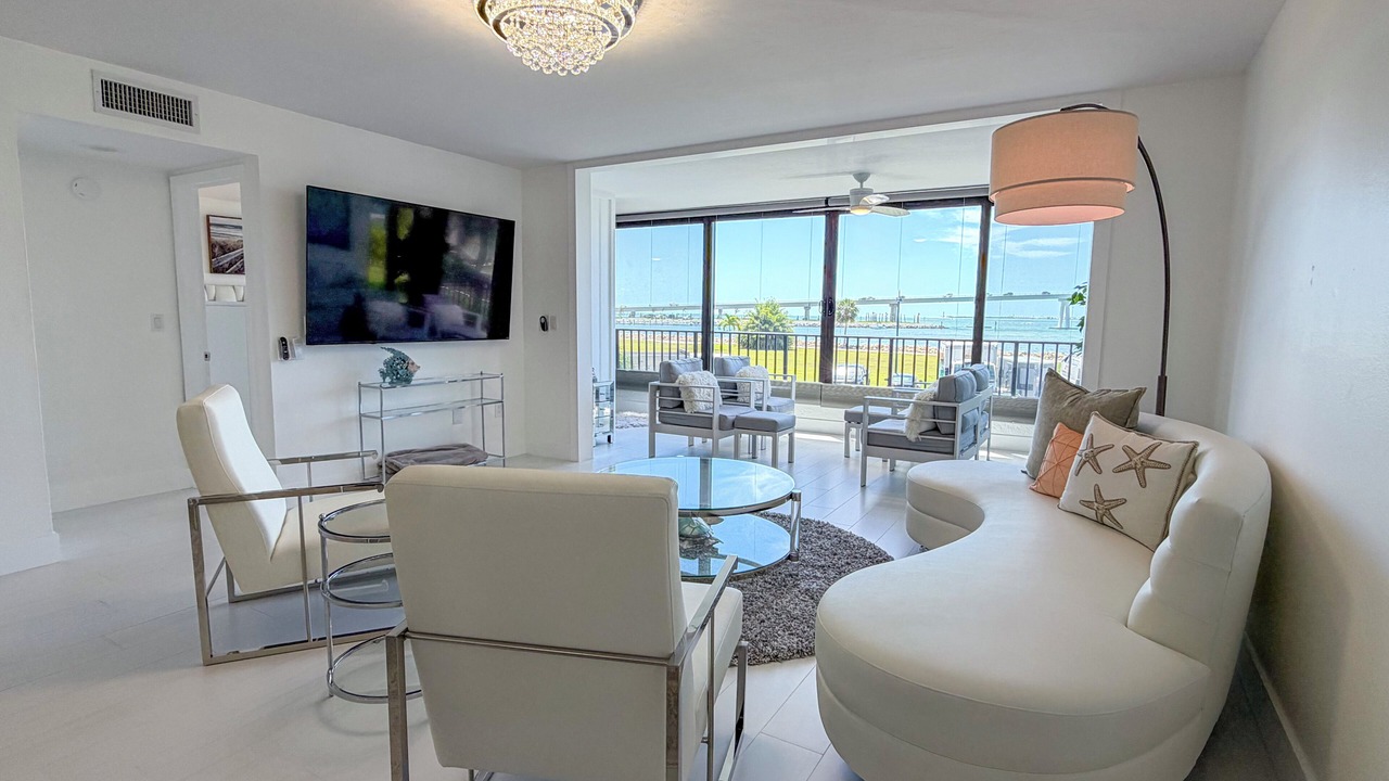Photo of Livingroom in Punta Rassa