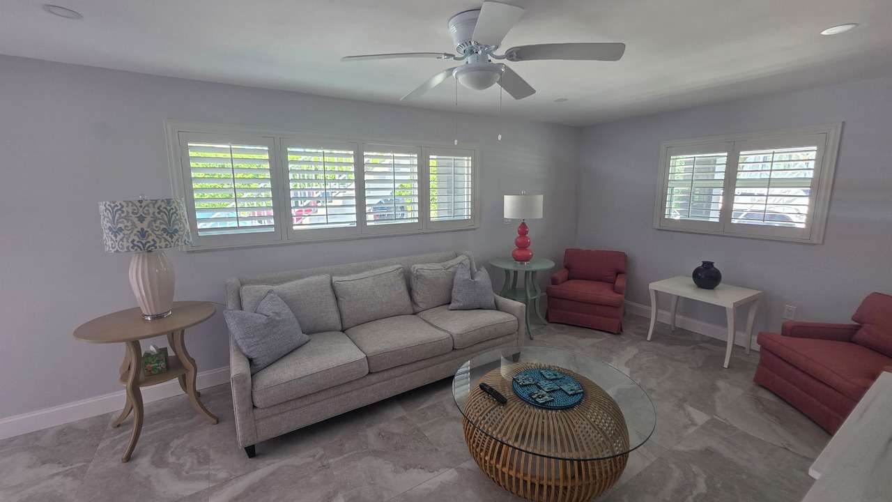 Photo of Livingroom in Royal Harbor