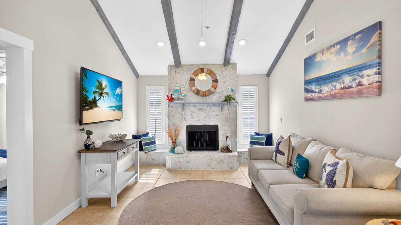 Photo of Livingroom in Eight Lakes