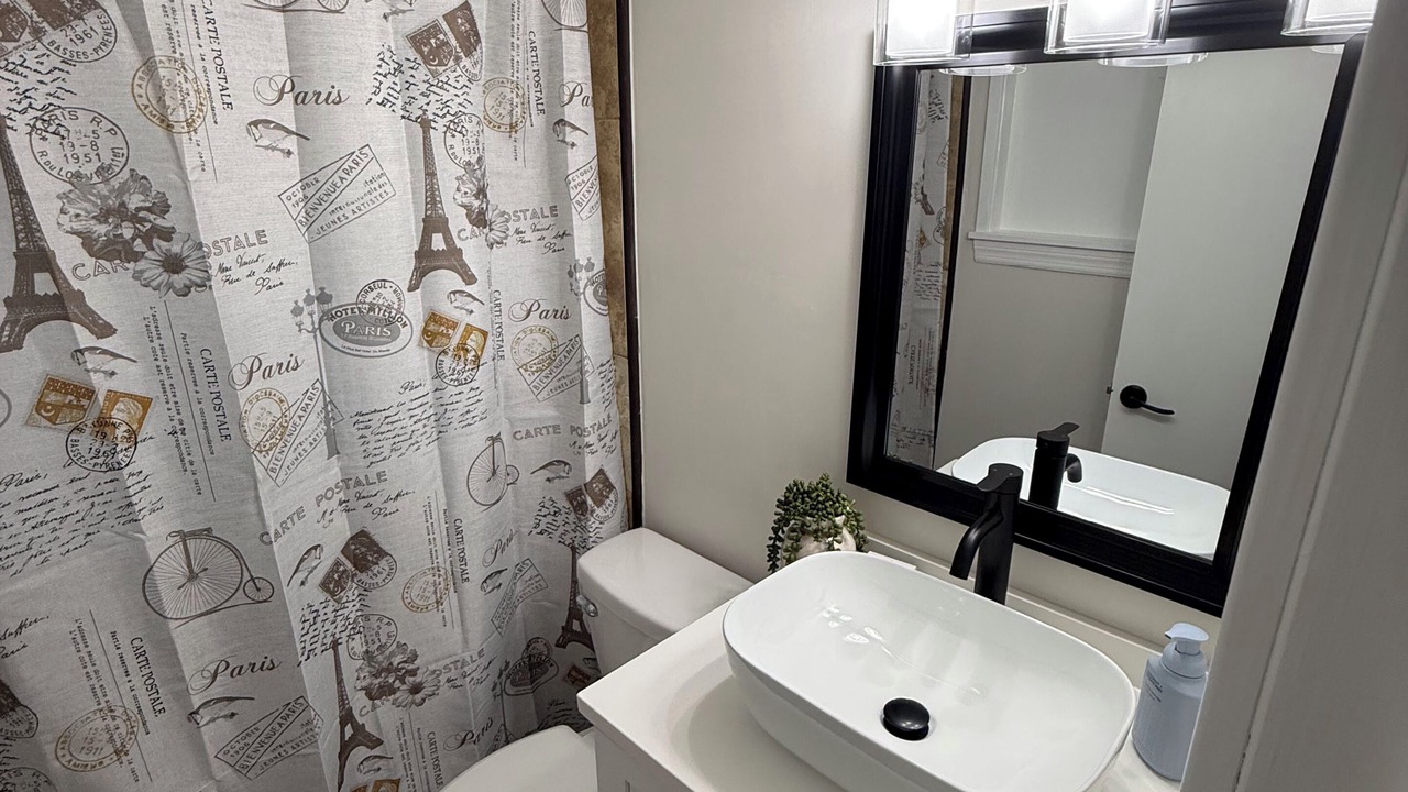 Photo of Bathroom in Charlotte Park