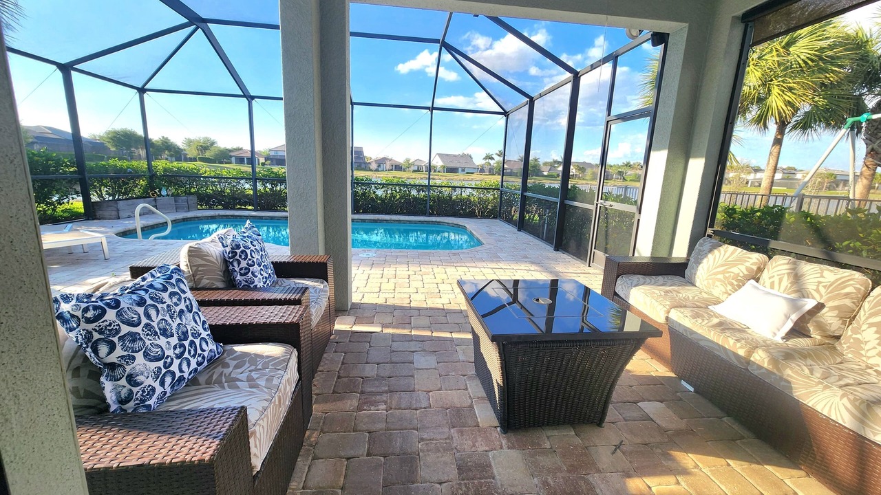 Photo of Patio Balcony in San Carlos Park