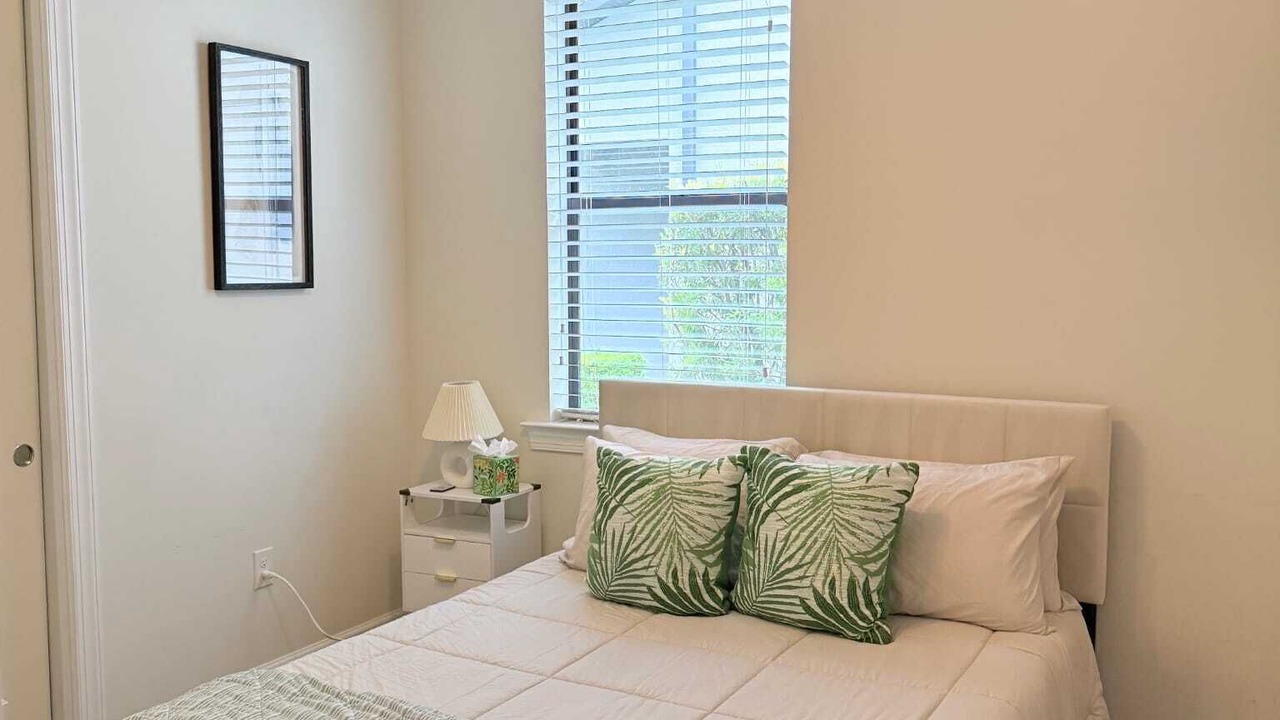 Photo of Bedroom in San Carlos Park