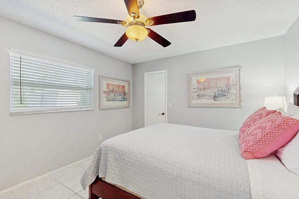 Photo of Bedroom in Englewood East