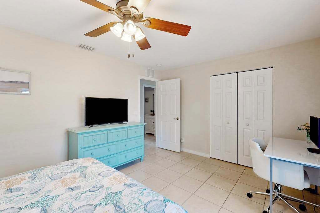 Photo of Bedroom in Englewood East