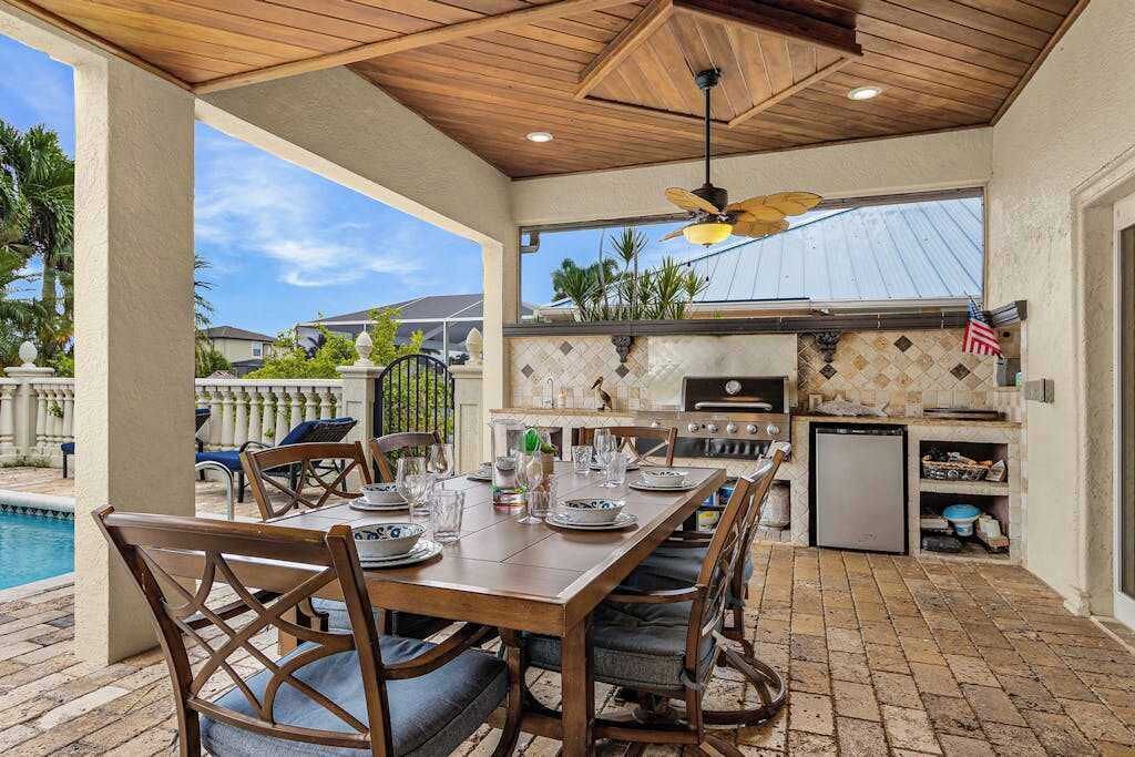 Photo of Outdoor in Pelican