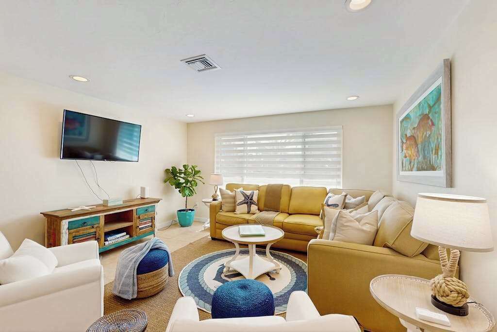 Photo of Livingroom in Bokeelia