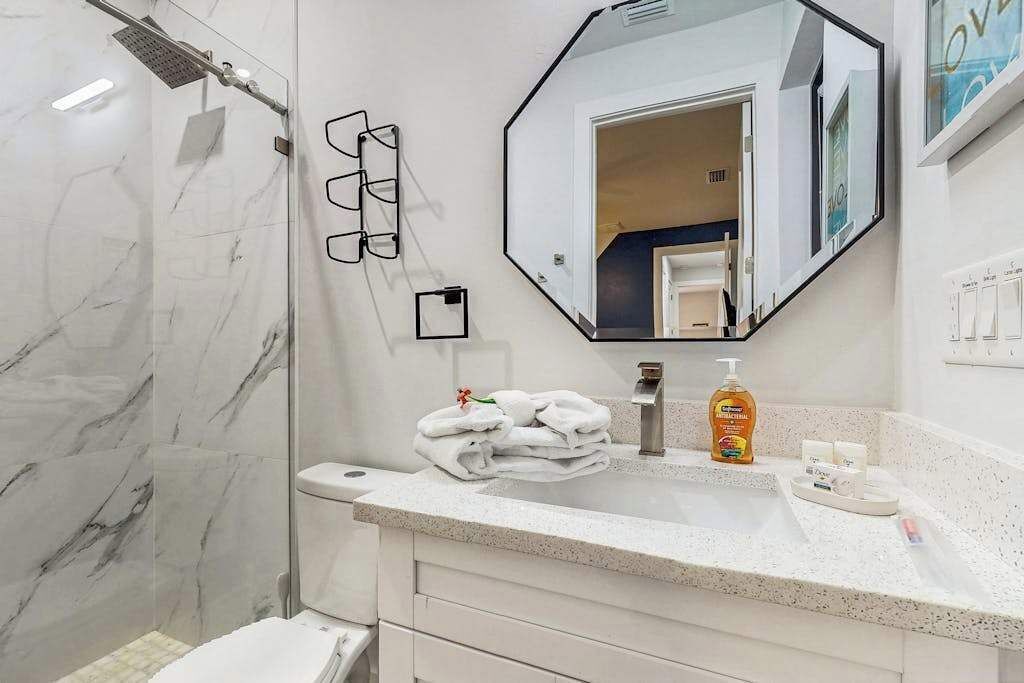 Photo of Bathroom in Trafalgar