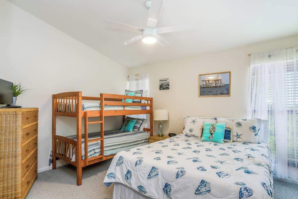 Photo of Bedroom in Bokeelia