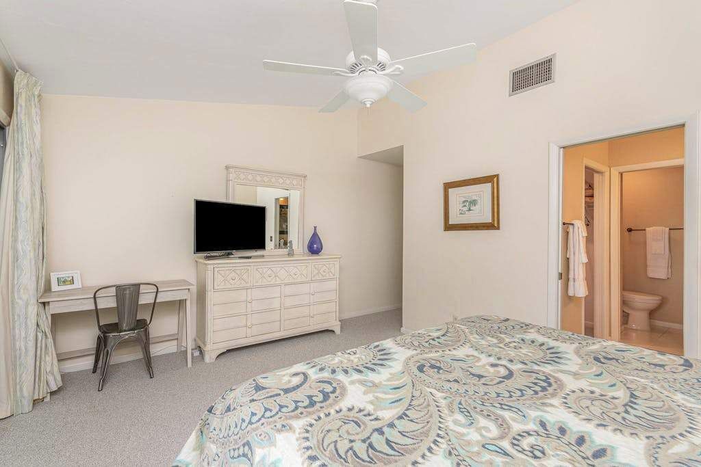 Photo of Bedroom in Bokeelia