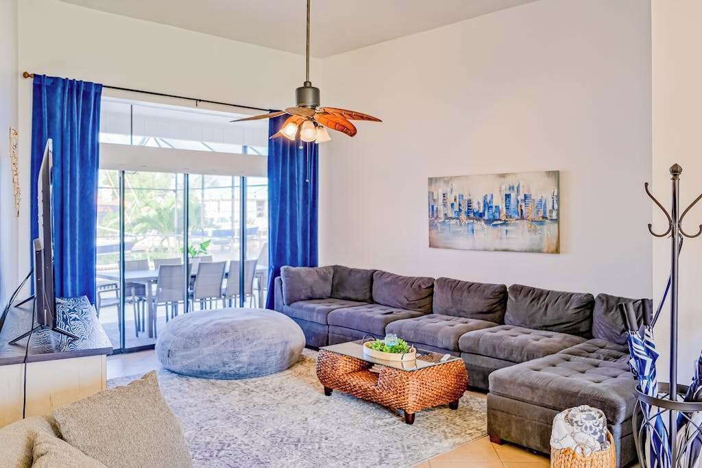 Photo of Livingroom in Edgewater