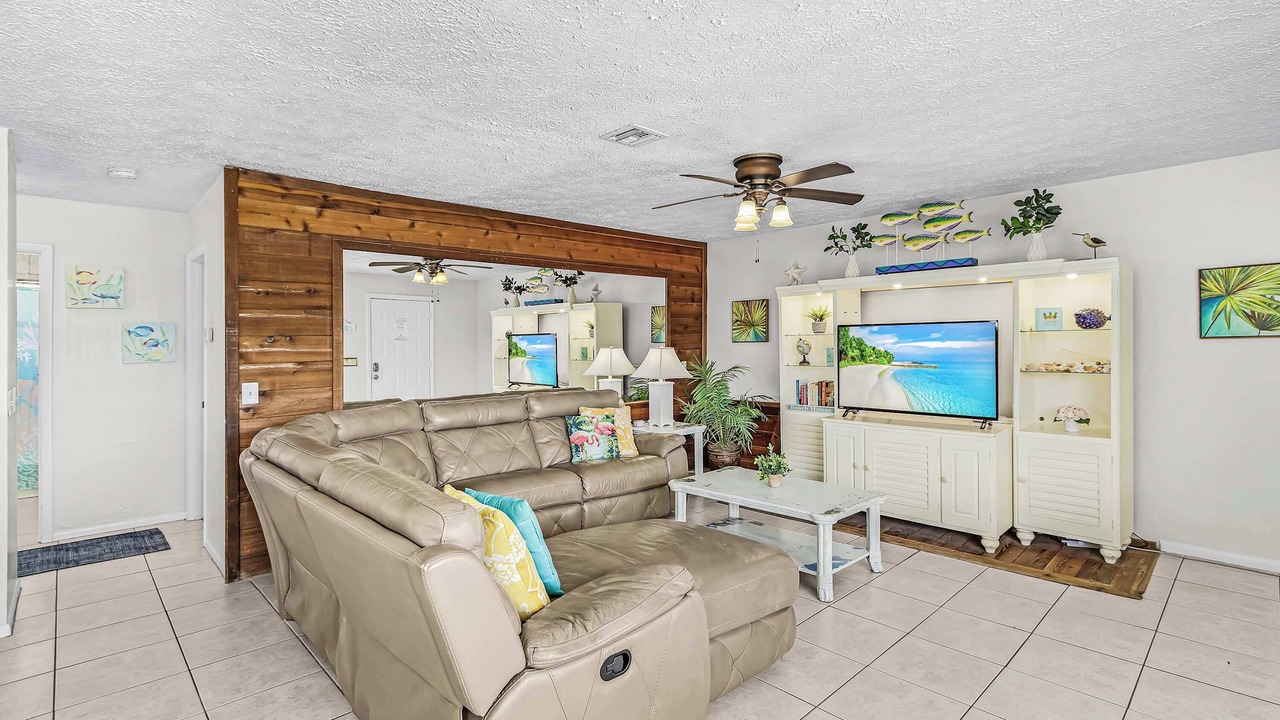 Photo of Livingroom in Englewood