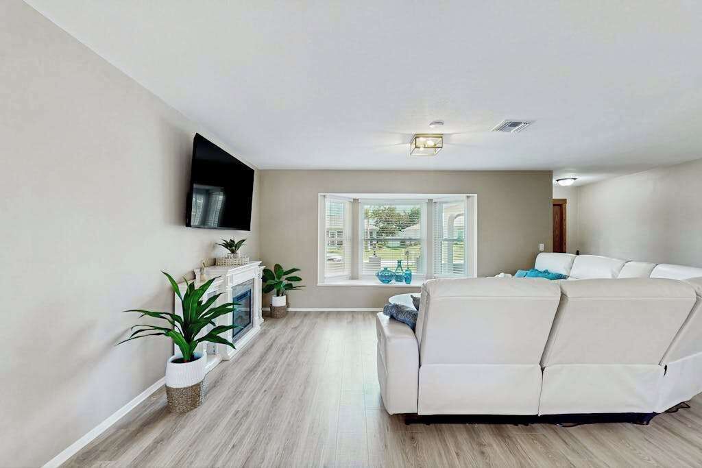 Photo of Livingroom in Englewood East