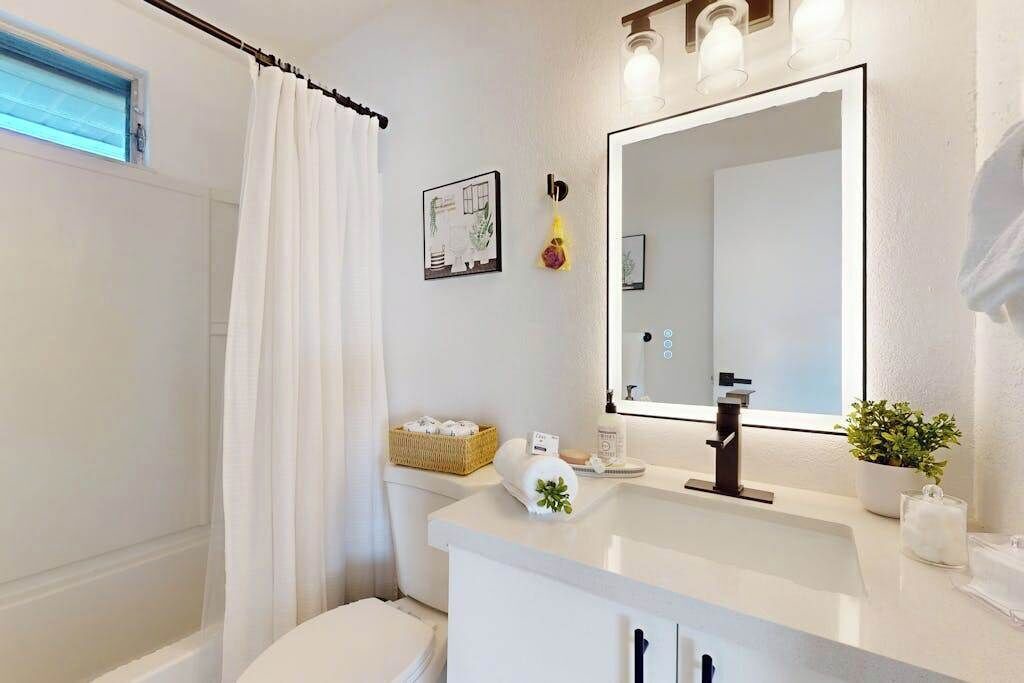 Photo of Bathroom in Charlotte Park