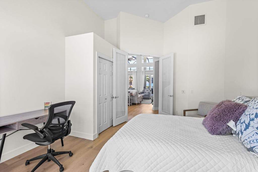 Photo of Bedroom in Vanderbilt Beach