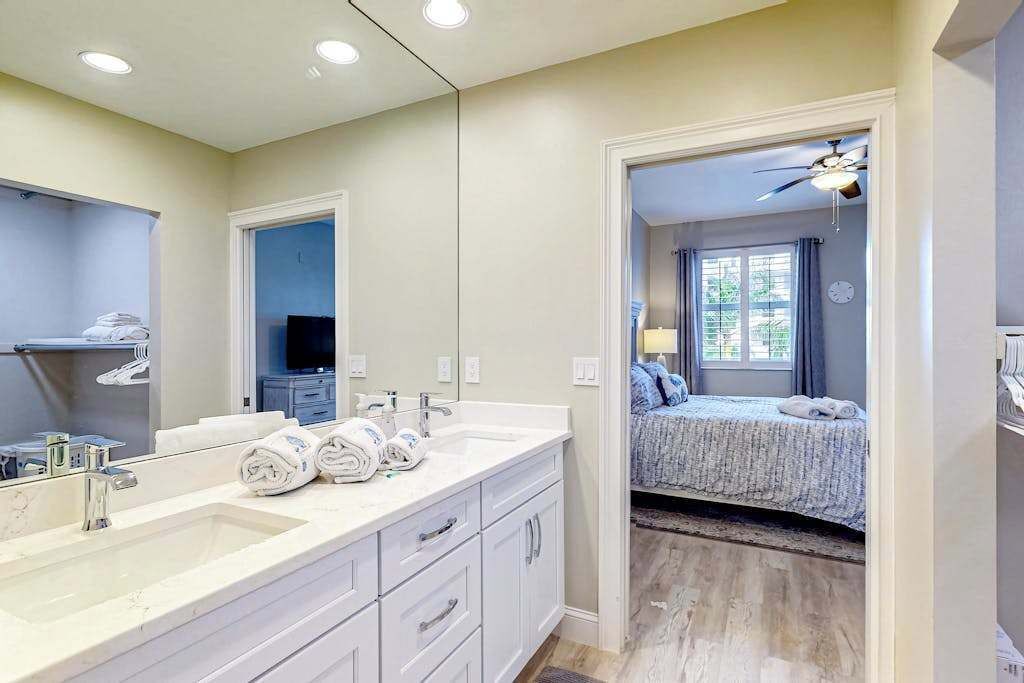 Photo of Bathroom in Vanderbilt Beach