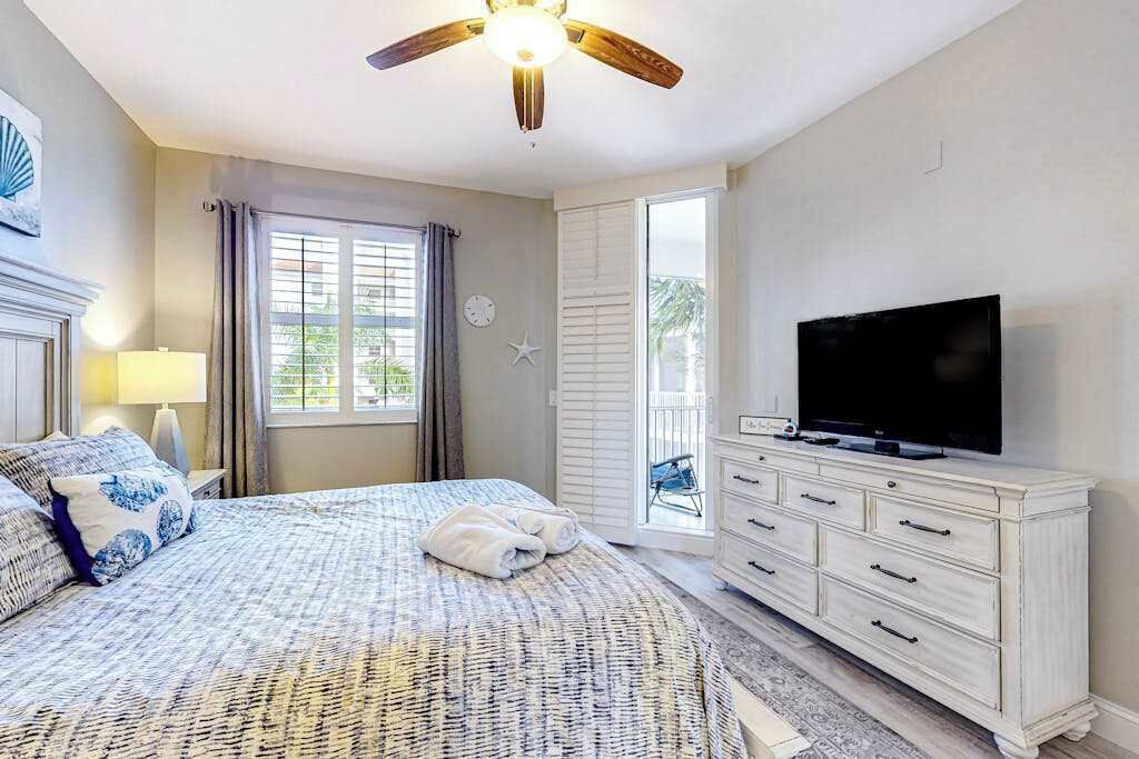 Photo of Bedroom in Vanderbilt Beach