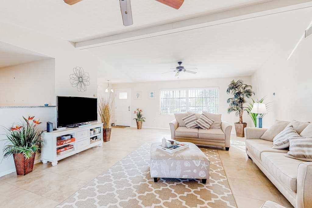 Photo of Livingroom in Gulf Cove