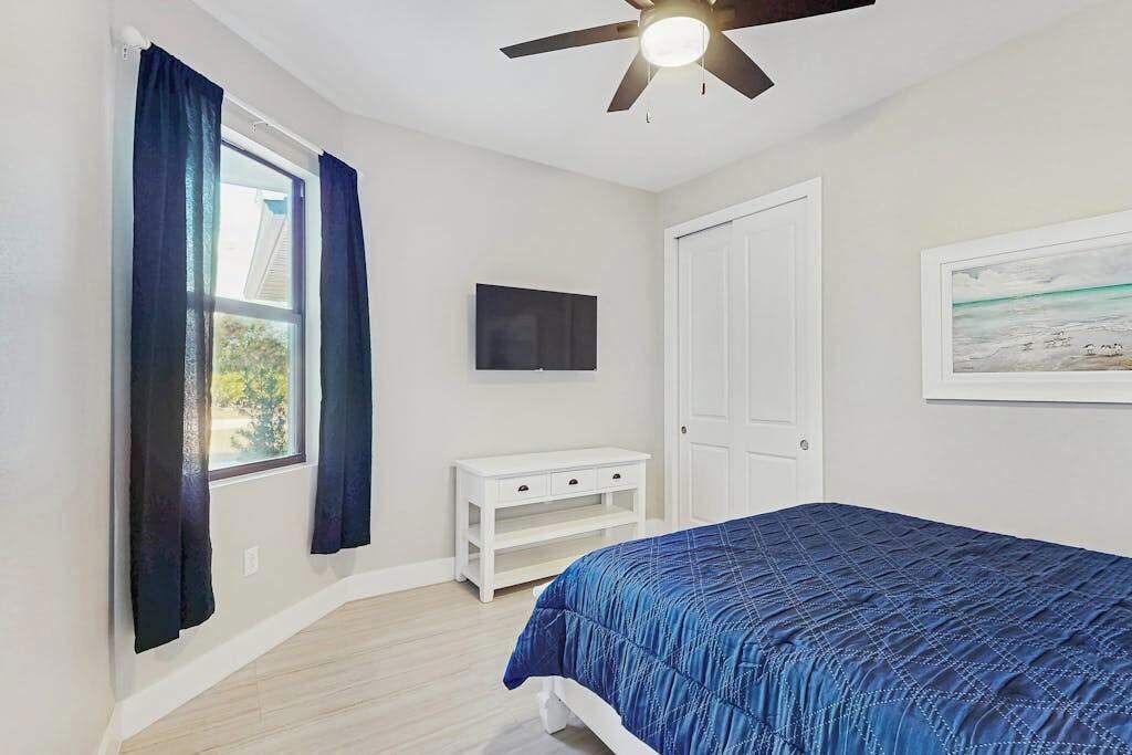 Photo of Bedroom in Rotonda Lakes