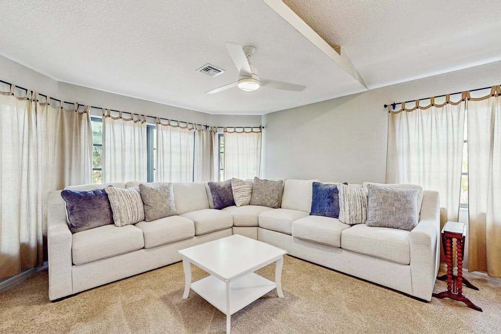 Photo of Livingroom in Englewood East