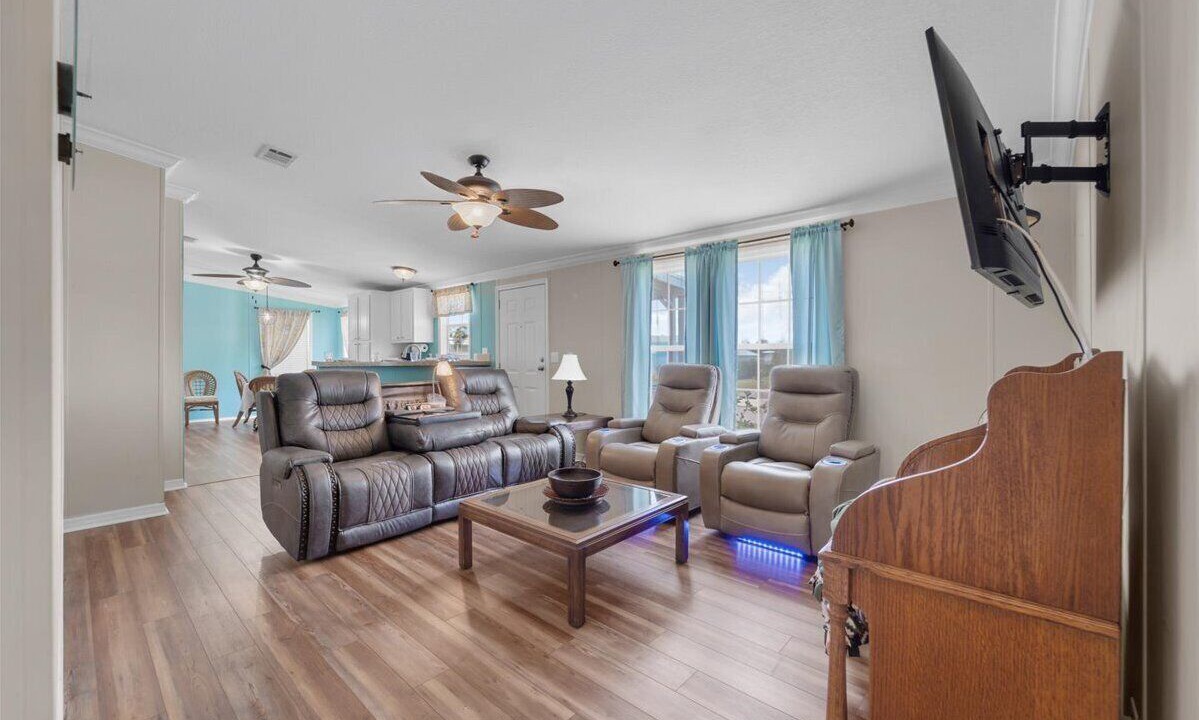 Photo of Livingroom in Charlotte Park