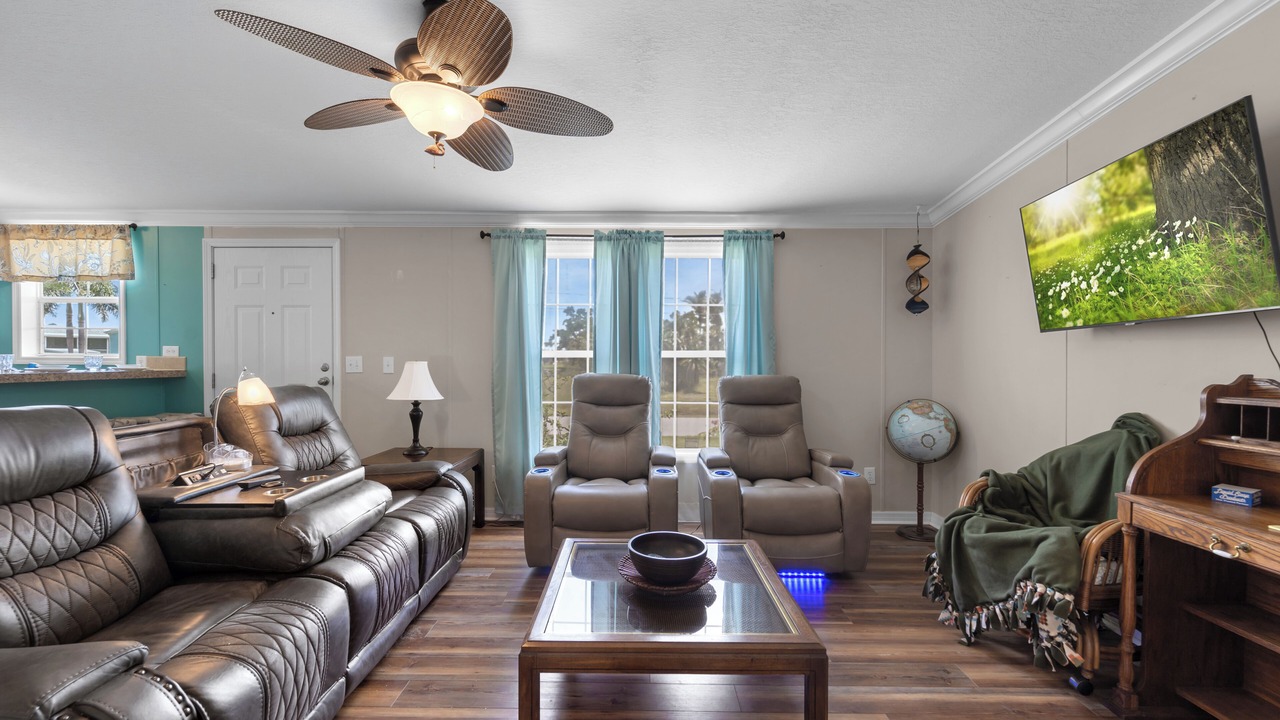 Photo of Livingroom in Charlotte Park