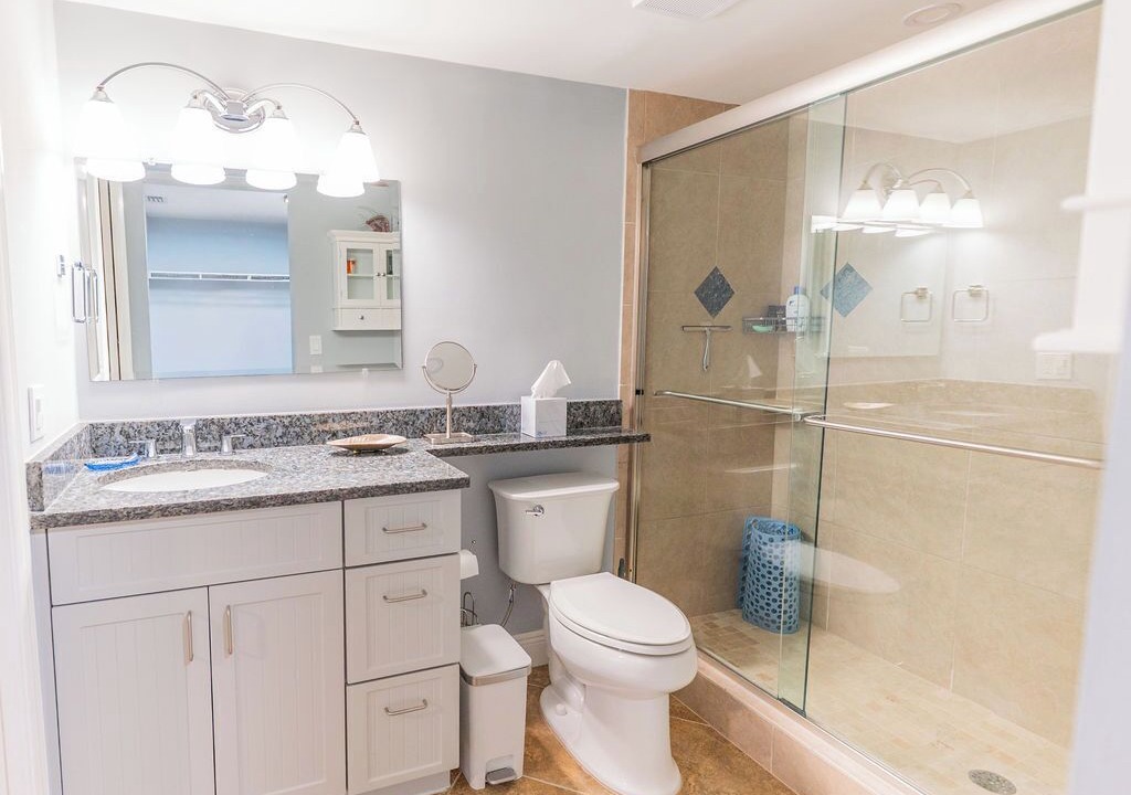 Photo of Bathroom in Imperial Golf Estates