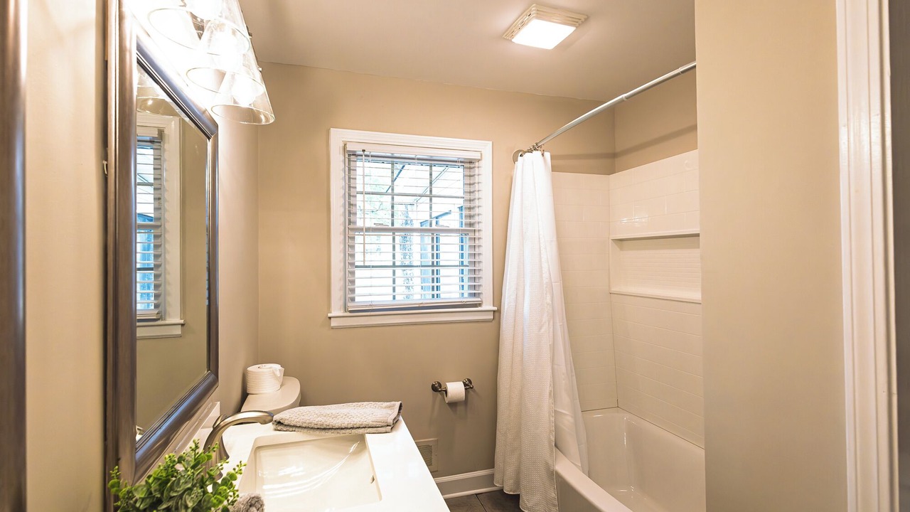 Photo of Bathroom in Arcadia