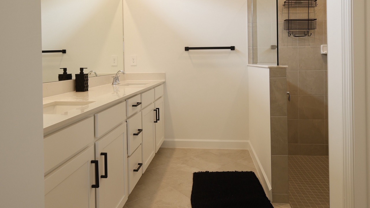 Photo of Bathroom in Lehigh Acres