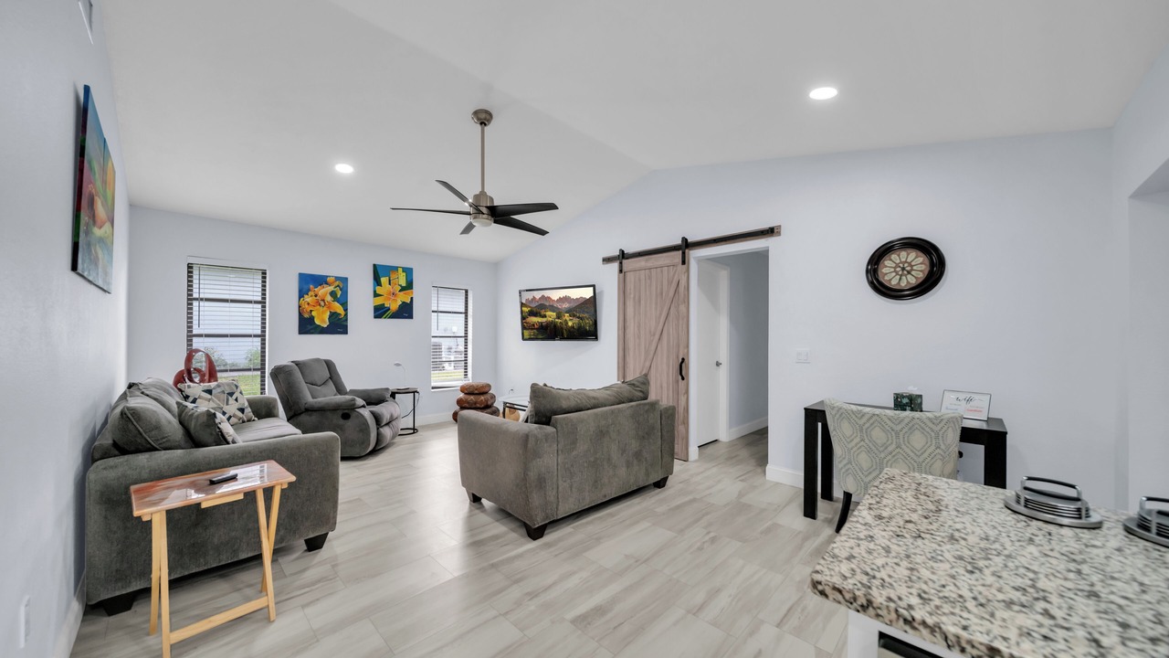 Photo of Livingroom in Rotonda Heights