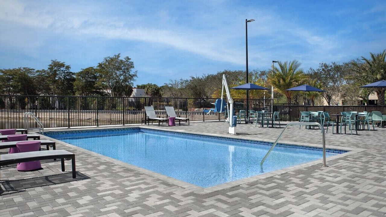 Photo of Outdoor in Weston