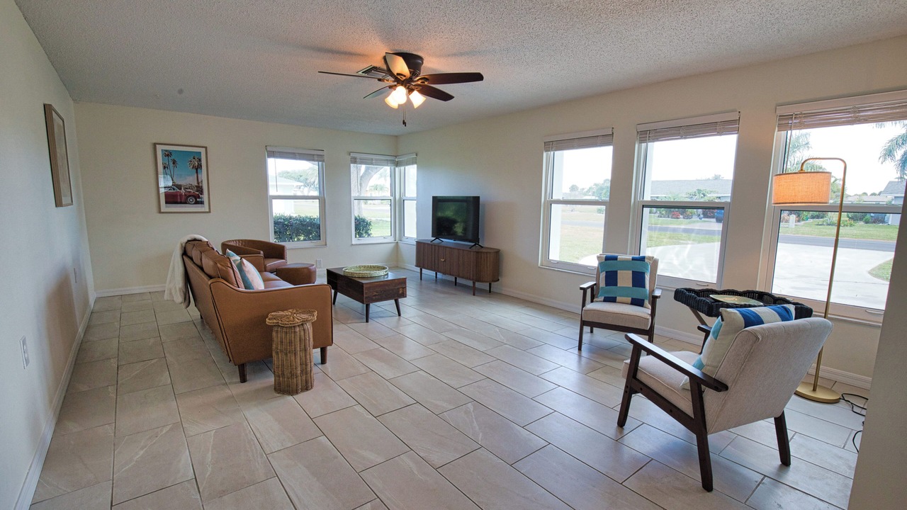 Photo of Livingroom in Oakland Hills