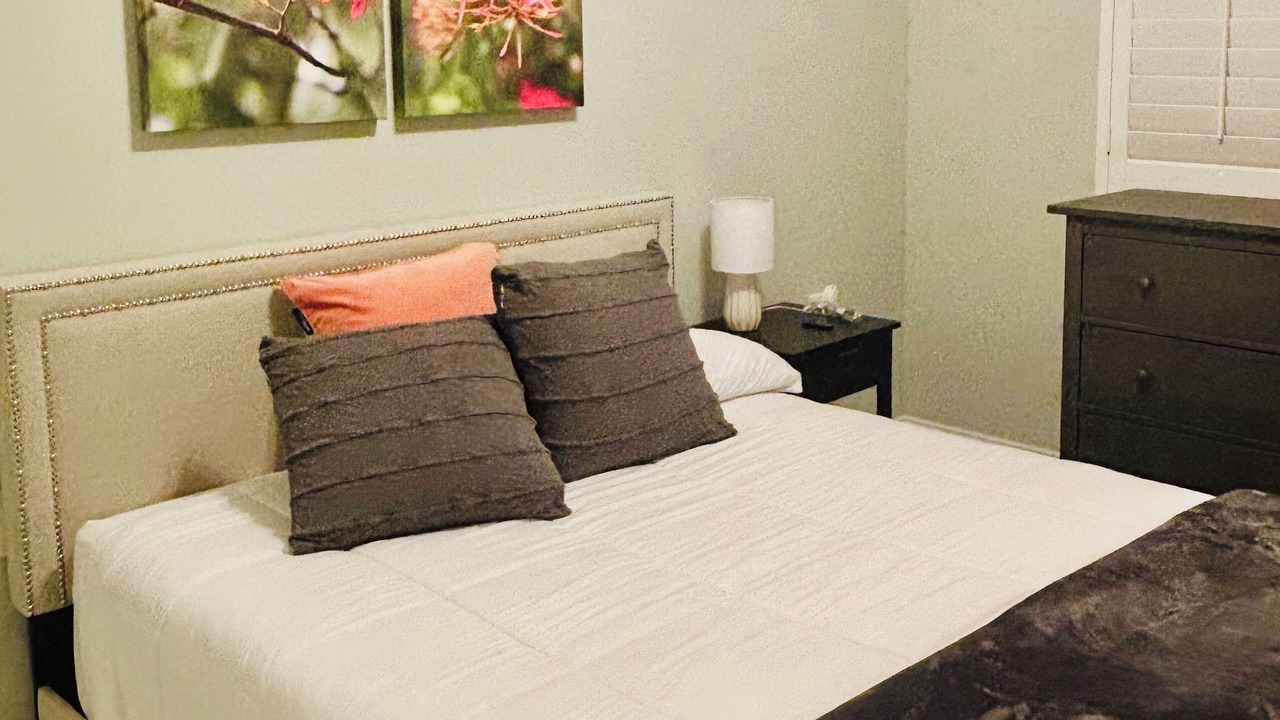 Photo of Bedroom in Stoneybrook