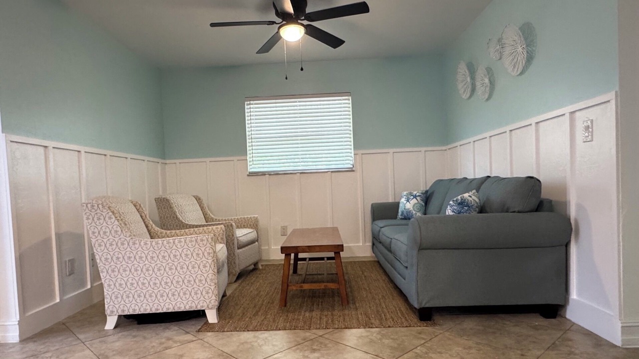 Photo of Livingroom in Cypress Lake