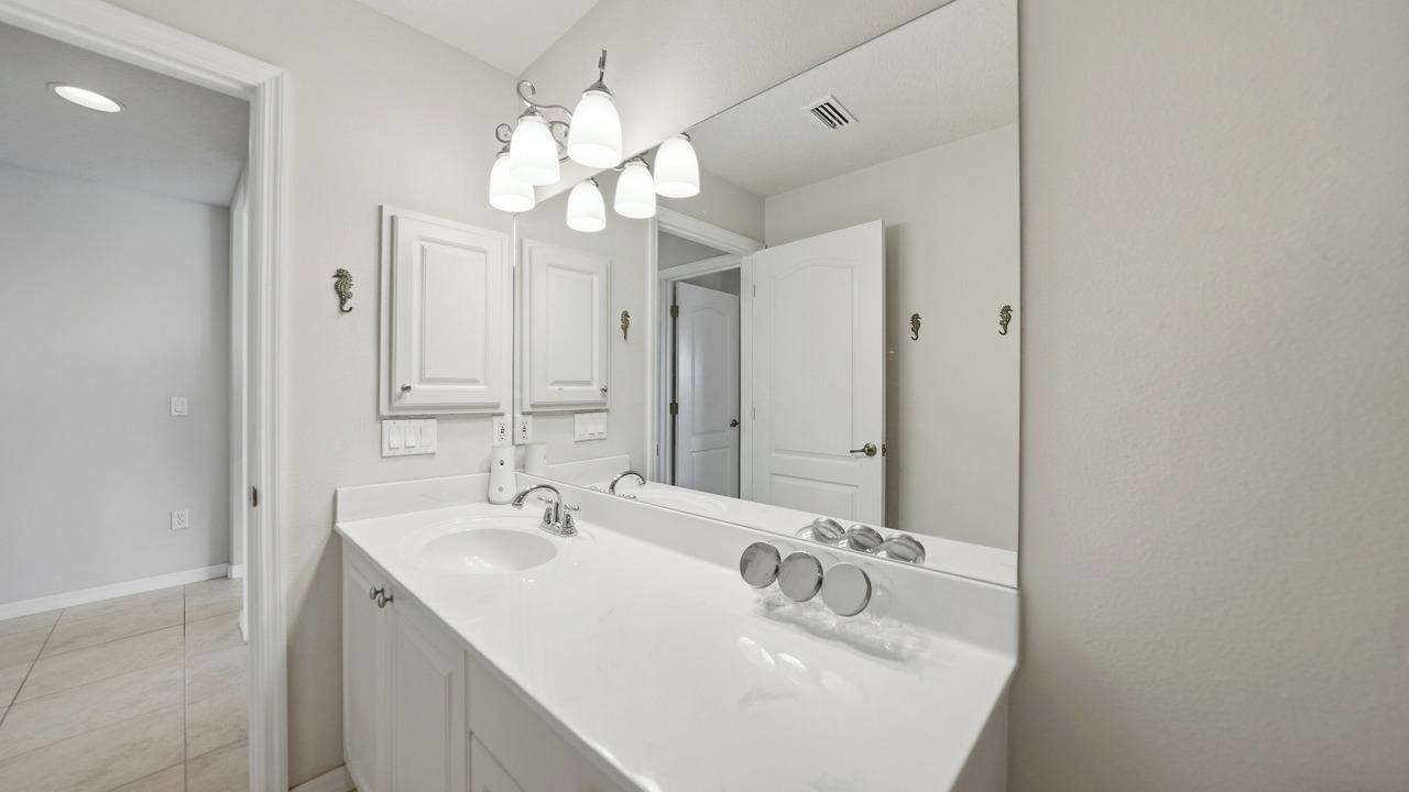 Photo of Bathroom in Gulf Cove