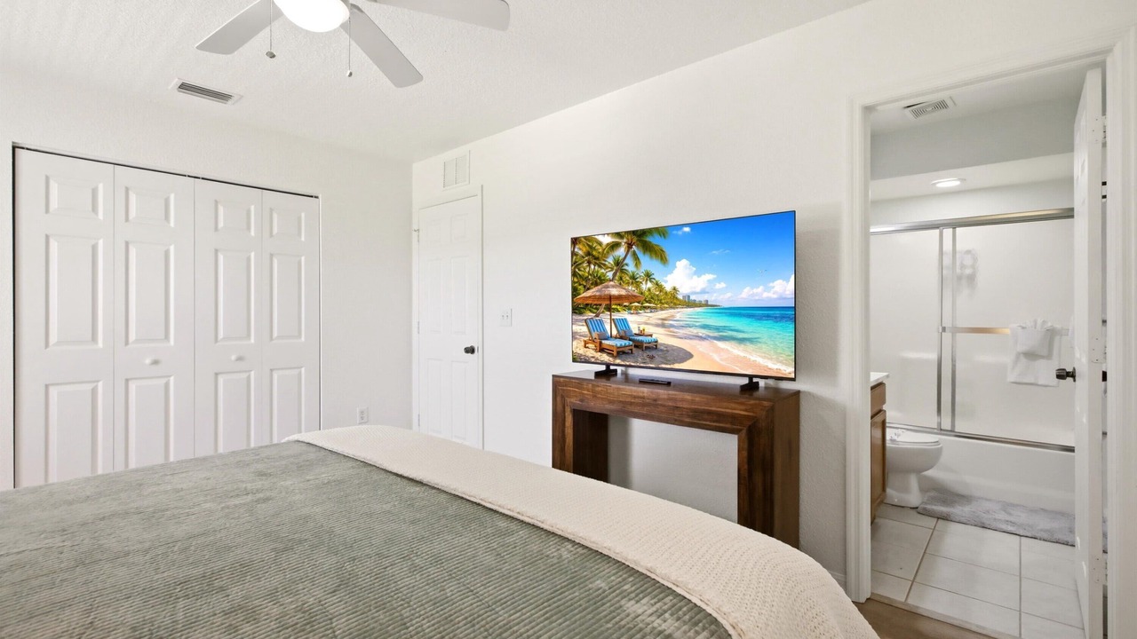Photo of Bedroom in Englewood East