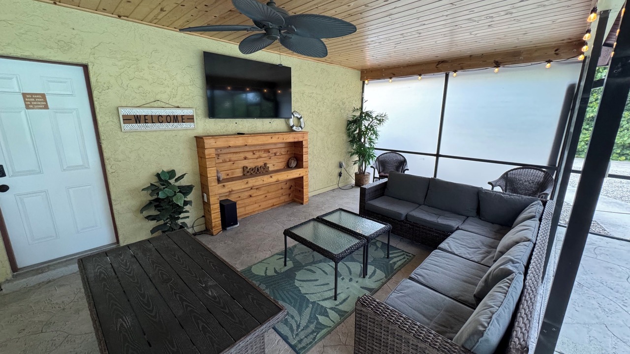 Photo of Livingroom in San Carlos Park