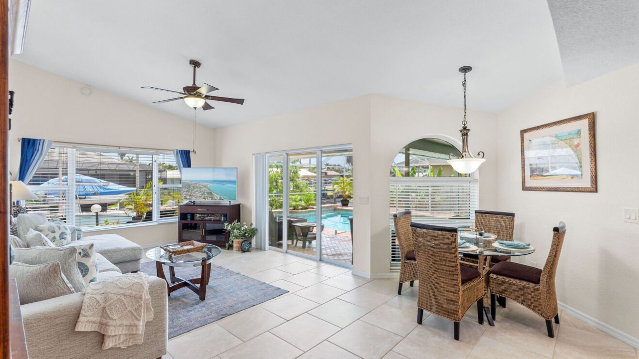 Photo of Livingroom in Pelican