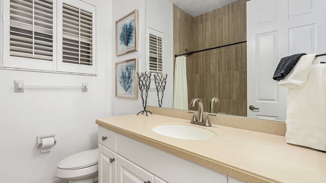 Photo of Bathroom in Caloosahatchee
