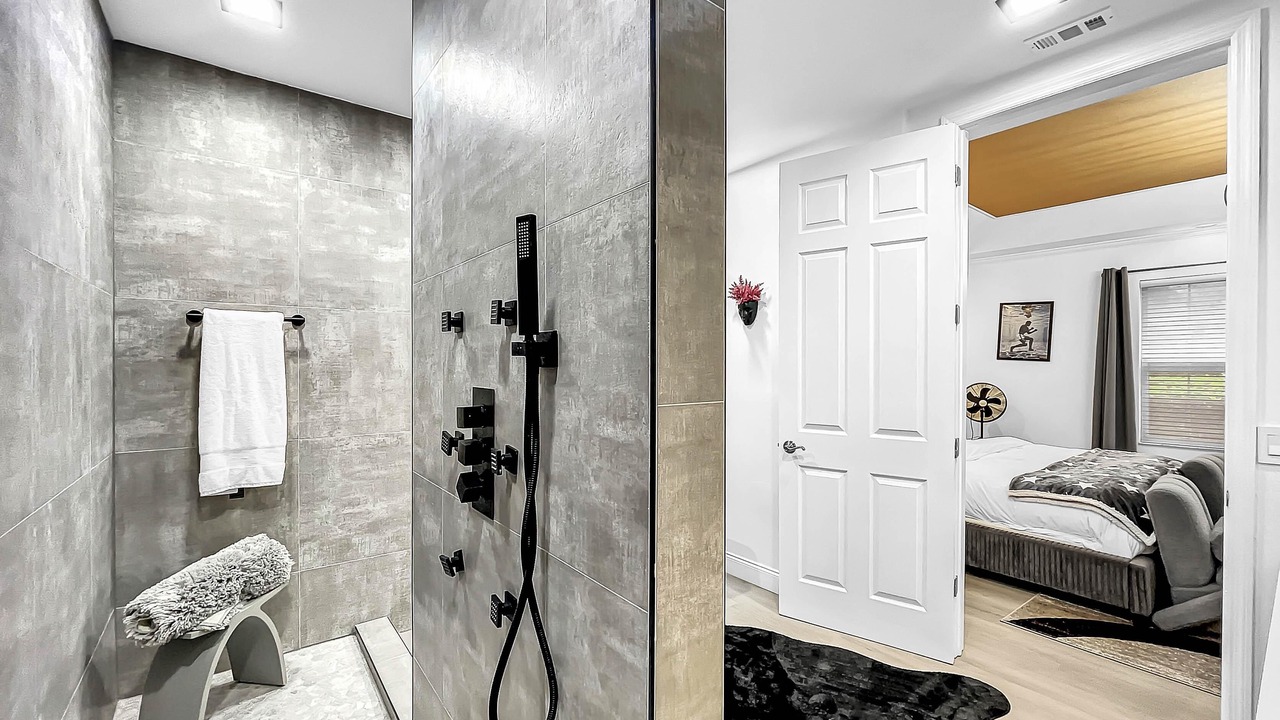 Photo of Bathroom in Bayshore Gardens