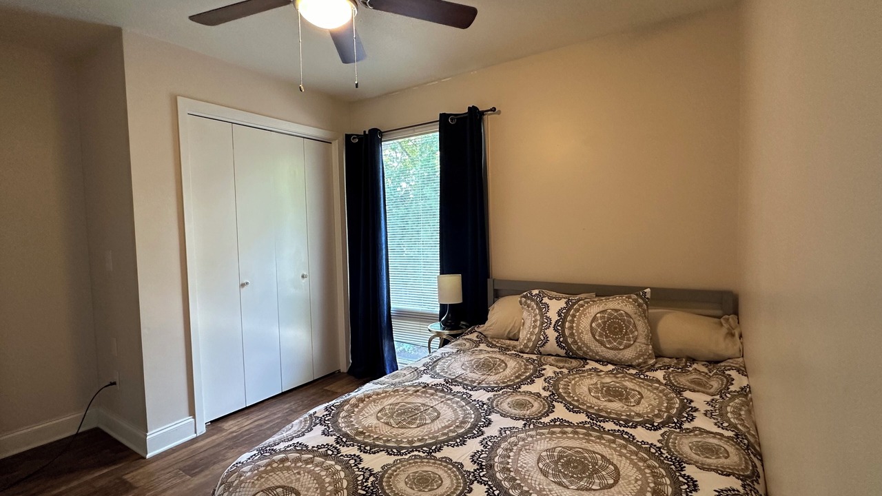 Photo of Bedroom in Colonel Elias Earle Historic District