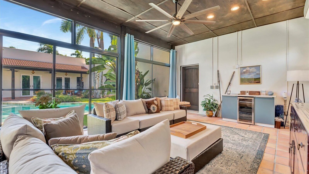Photo of Livingroom in Coconut Grove