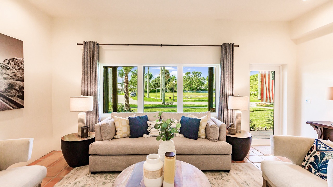 Photo of Livingroom in Coconut Grove