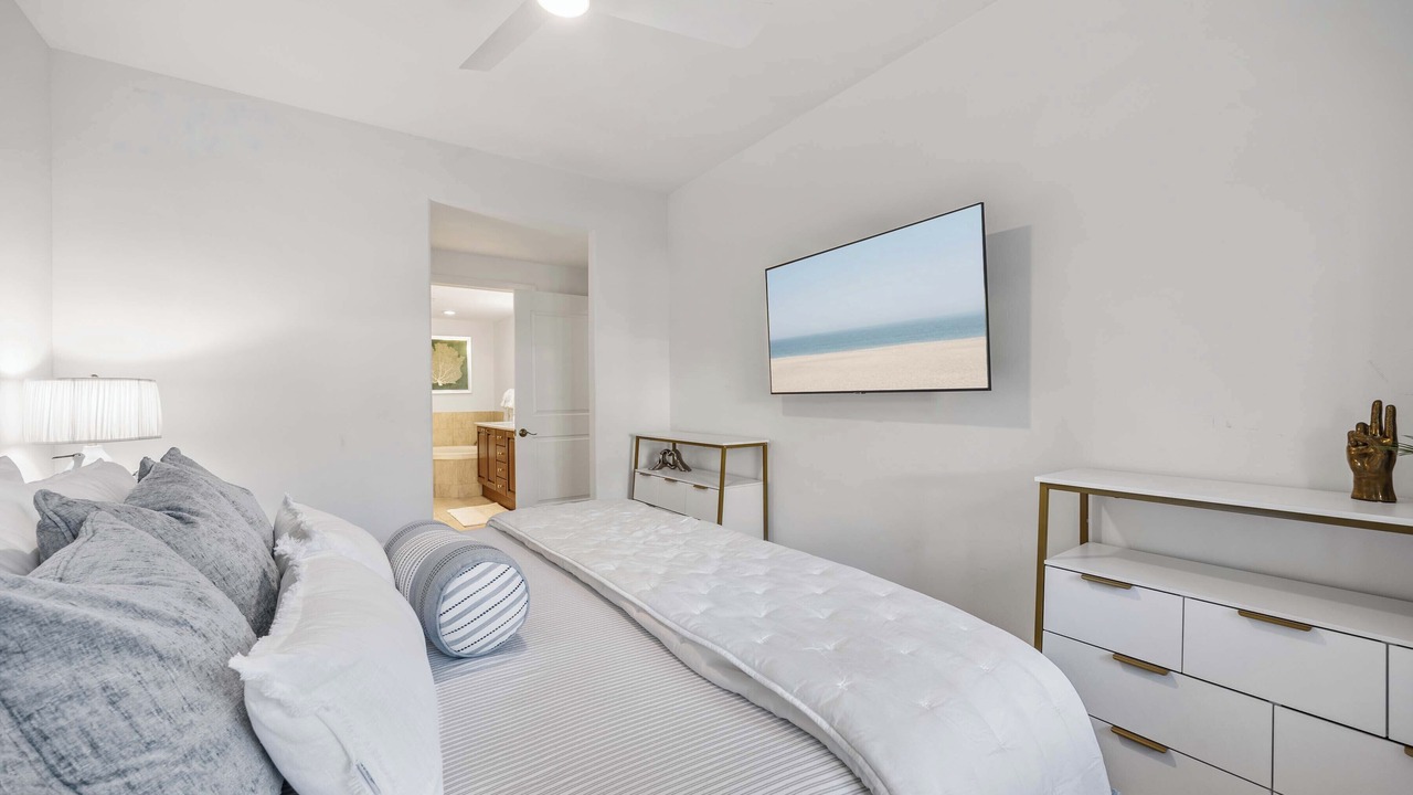 Photo of Bedroom in Royal Harbor