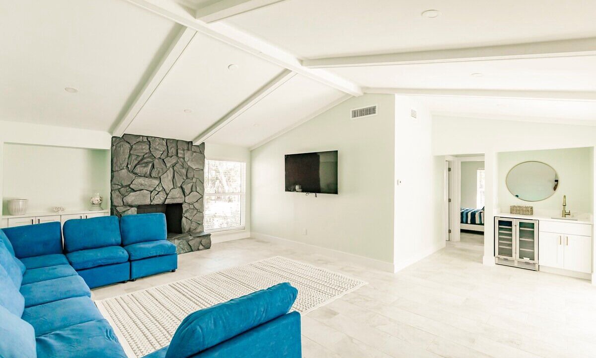 Photo of Livingroom in Beachview Country Club Estates