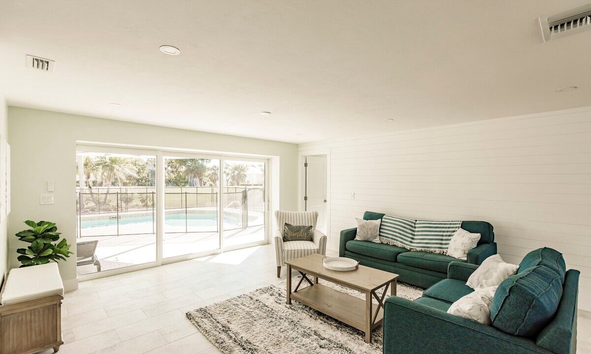 Photo of Livingroom in Beachview Country Club Estates
