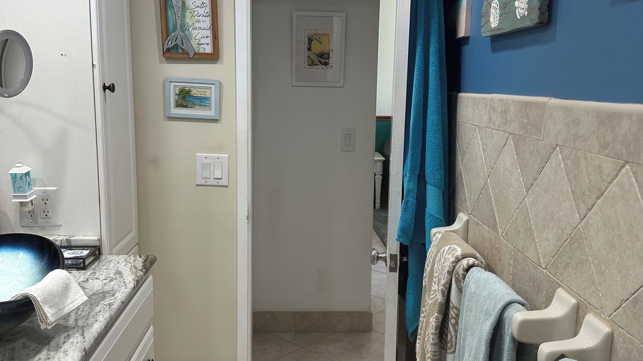 Photo of Bathroom in Caloosahatchee