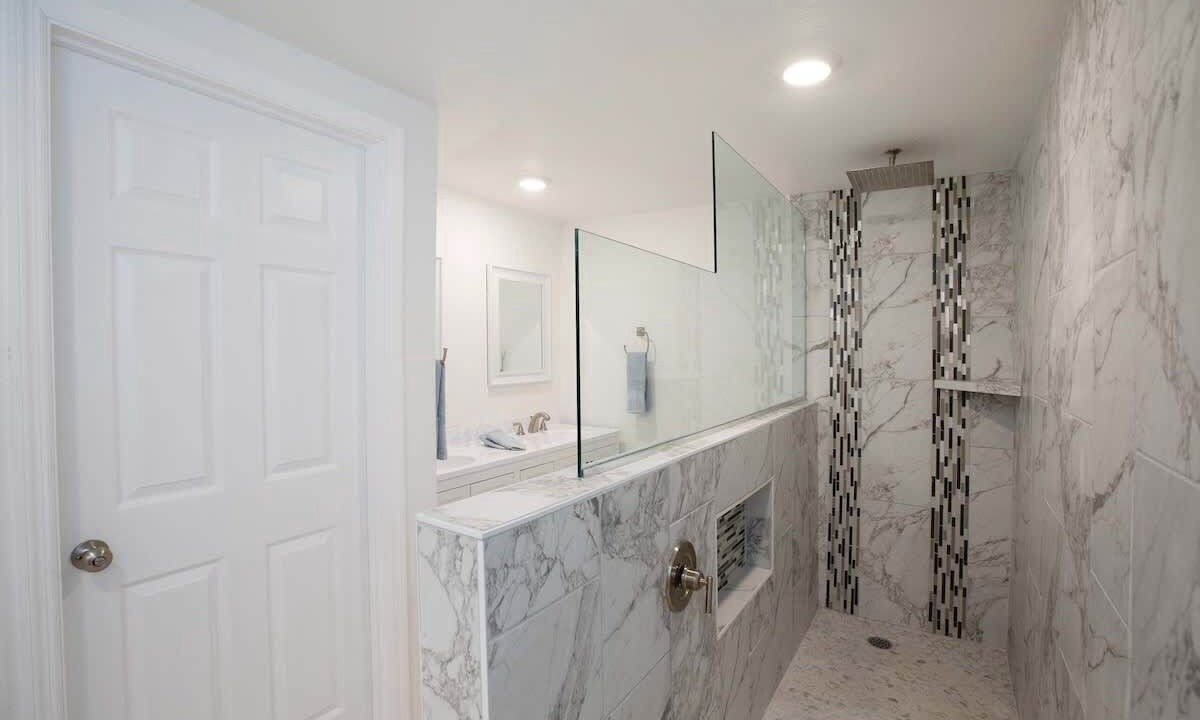 Photo of Bathroom in Bayshore Gardens