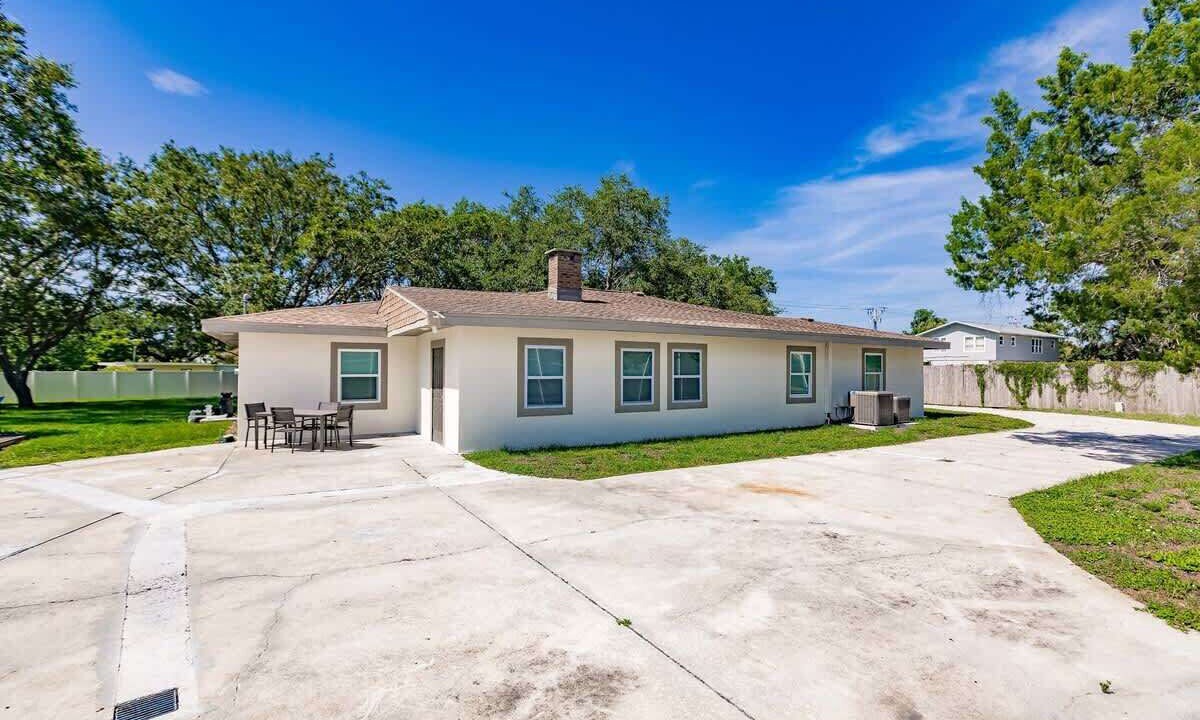 Photo of Outdoor in Bayshore Gardens